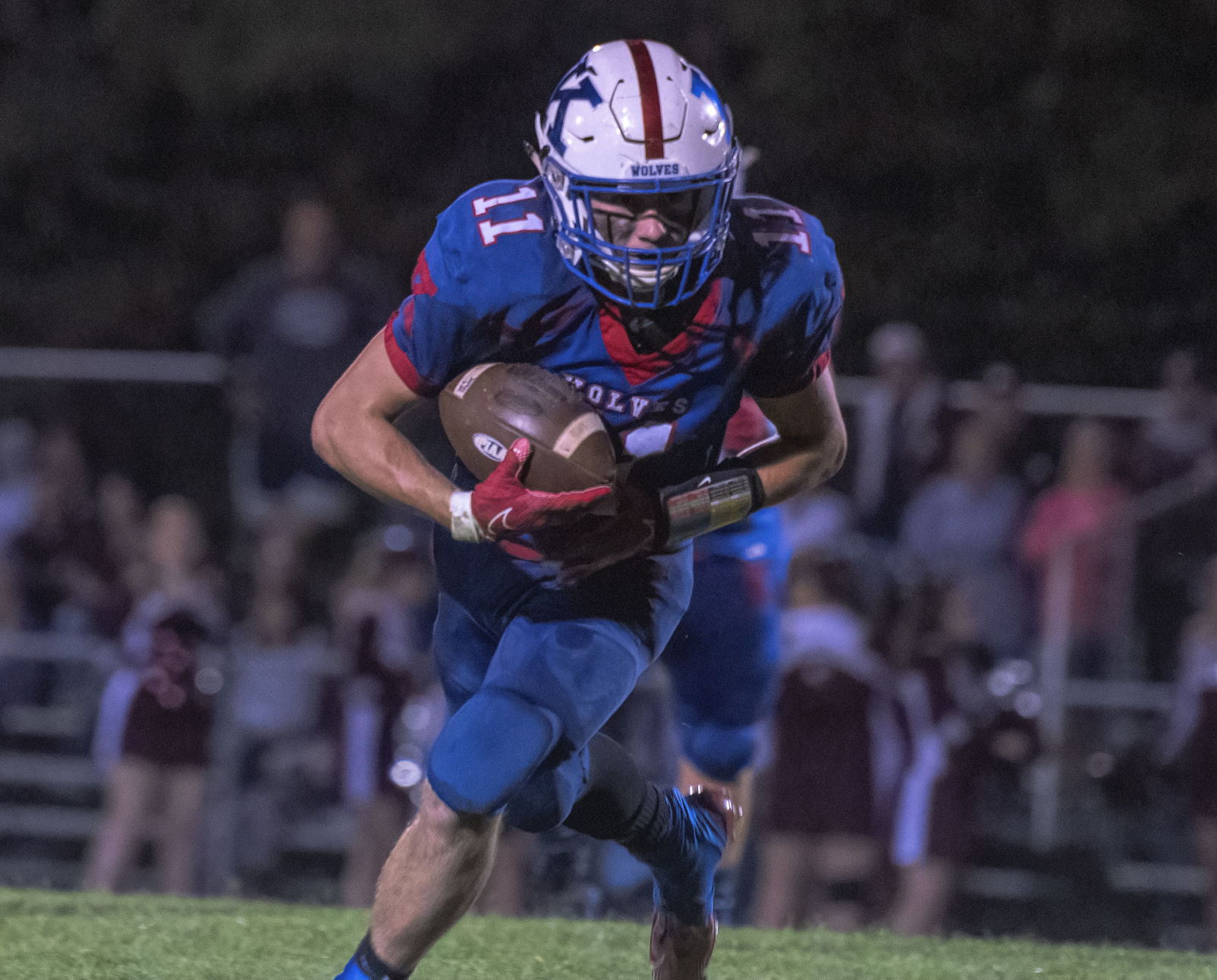 Kane’s back: Wolves rally late to stun Ridgway 25-21